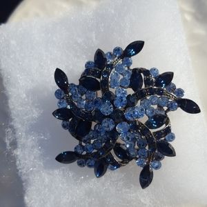 Vintage BlueSapphire  RHinestone Brooch Pin